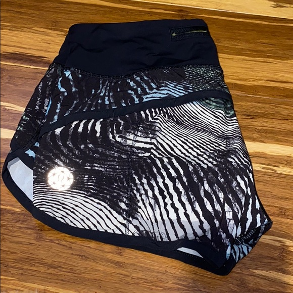Lululemon Speed Shorts seawheeze edition - Picture 4 of 4